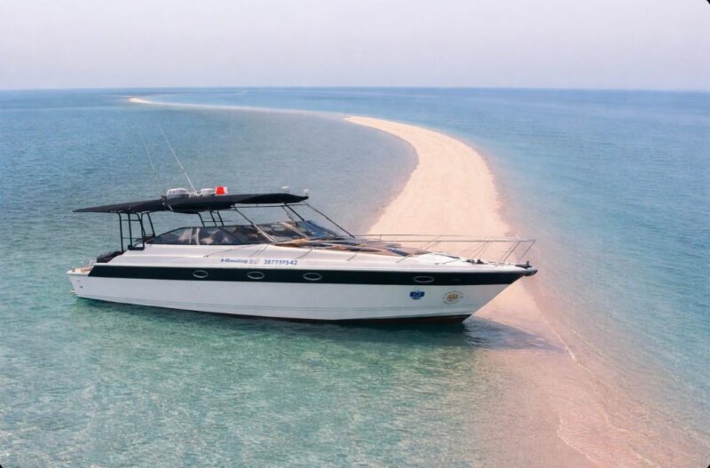 JARADA ISLAND – BIG YACHT LOUNGE